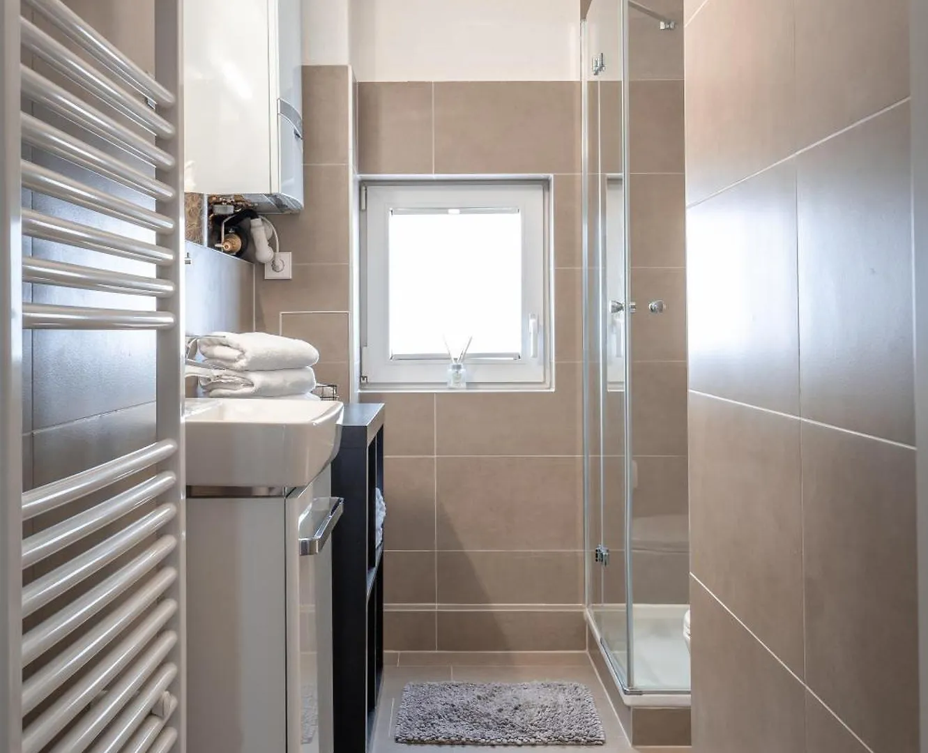 דירה הנובר Eich-Penthouse, Zentral Am Stadtwald Mit Ausblick Ueber Die Stadt, 24H Self Check-In, Netflix, Disneyplus גרמניה