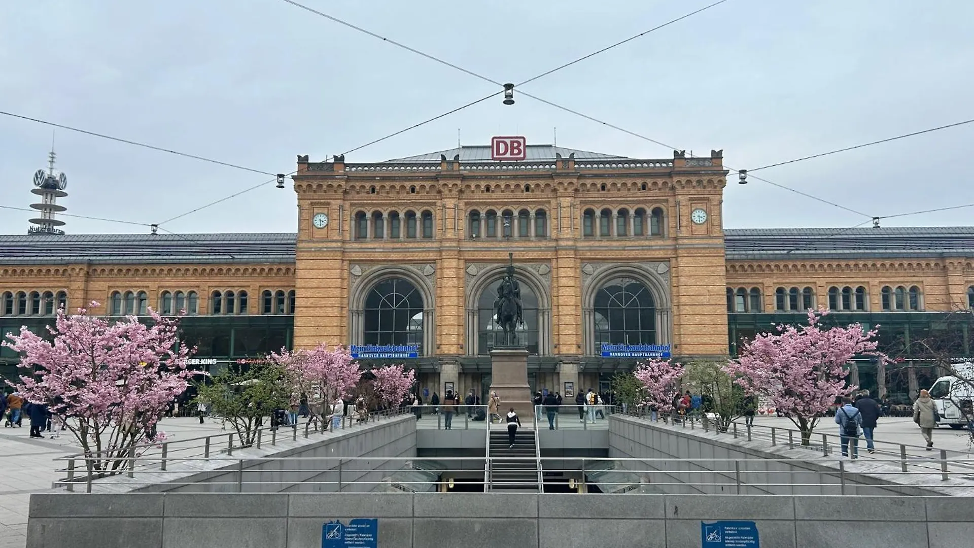 Apartment Eich-Penthouse, Zentral Am Stadtwald Mit Ausblick Ueber Die Stadt, 24H Self Check-In, Netflix, Disneyplus Hannover Germany