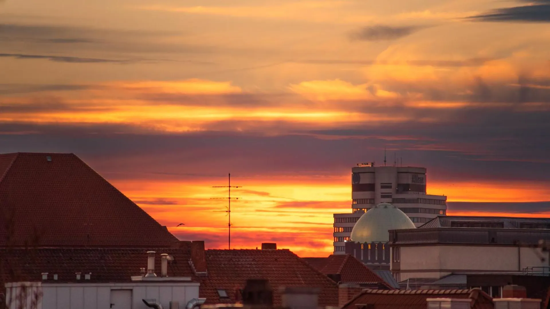 Apartment Eich-Penthouse, Zentral Am Stadtwald Mit Ausblick Ueber Die Stadt, 24H Self Check-In, Netflix, Disneyplus Hannover
